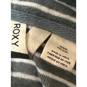 Roxy Women’s Gray & White Stripe Hoodie Pullover Medium V-Neck Kangaroo Pocket thumbnail 12