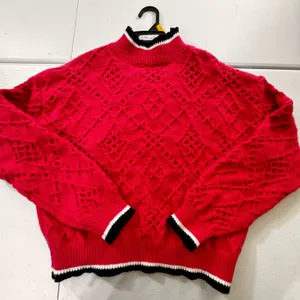 Vibrant pink Geometric Knit Mock Neck Sweater with Black White Trim Women's M‎ thumbnail 1