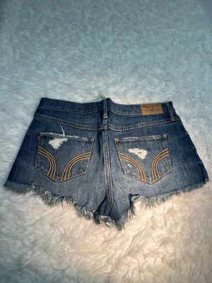 Hollister Size 5 Distressed Mid rise Jean shorts thumbnail 7