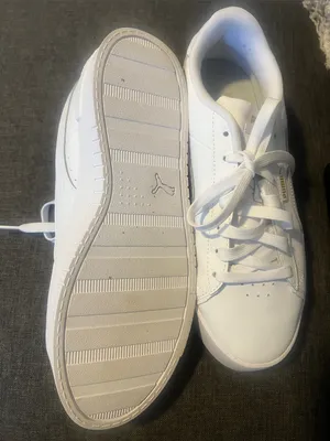 Puma Women's White Low-Top Leather Sneakers with Subtle Gold Logo thumbnail 4