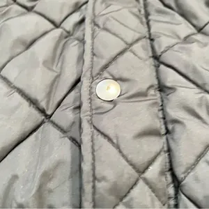 Gap Quilted Black Vest Women’s Small thumbnail 3