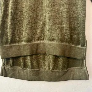 ⭐️Abound green vintage looking high low long sleeve vneck sweater size XS thumbnail 7