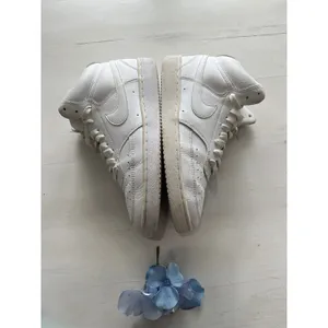 Nike Court Vision Mid‎ Top Sneakers Classic Style White Shoes Size US 8 thumbnail 3