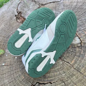 New Balance Men's 550 men’s Sneaker, shoes size 5.5 thumbnail 6