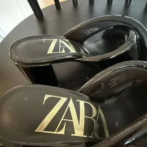 Zara black patent block heel sandals size 6 thumbnail 9