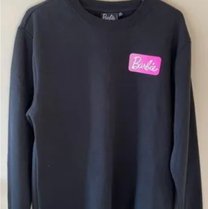 Barbie Dream Car Classic Logo Crew Neck Black Pink Patch Medium NEW NWT thumbnail 1
