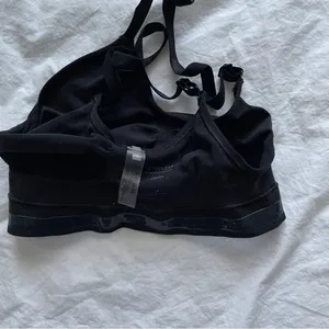 aritzia shapeEnhance scoop bralette thumbnail 3