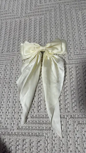 Cream Colored Bow Yellow thumbnail 2