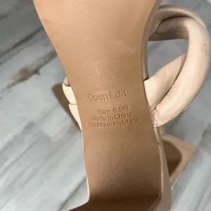 Open Edit Remmy Twist Heeled Sandals Women’s Size 6.5M Beige Heel Shoes thumbnail 11