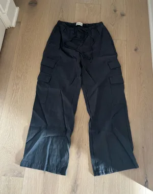 Abercrombie Pull-On Cargo Wide-Leg Pants thumbnail 1