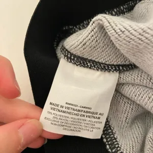 NWOT | Nike women’s gray loose cropped‎ lounge sweatpants — small thumbnail 9