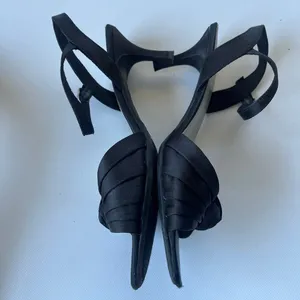 Fioni Nights Satin Kitten Heel Sandals Womens Size 8.5 Strappy Y2K Glam Cocktail thumbnail 4