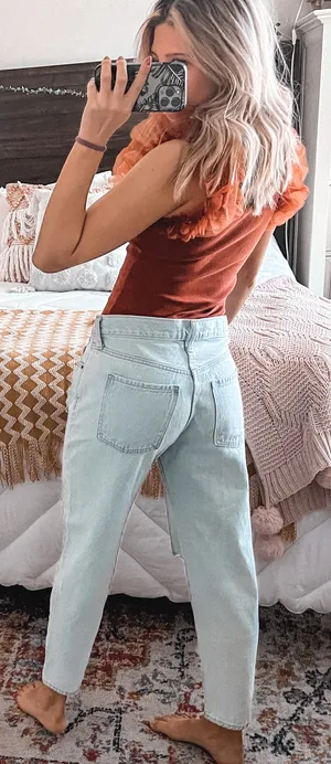 Old Navy Low Rise Slouchy Distressed Light Wash Jeans thumbnail 4