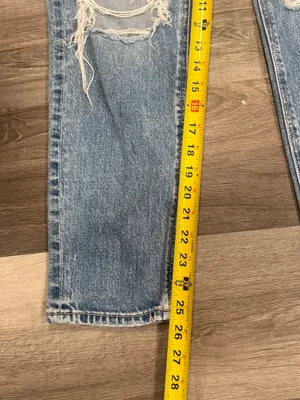 American Eagle Strigid Ripped Mom Jeans Size 4 Short High Rise Distressed Denim thumbnail 4