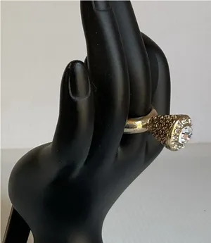 Vintage Akira Chicago Gold Statement Ring Clear Rhinestone Crystal Cocktail Ring thumbnail 1