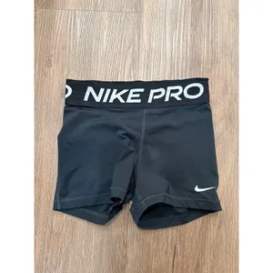 Nike Pro Dri-FIT Womens Black Compression Athletic Training Shorts XS 3893 thumbnail 2