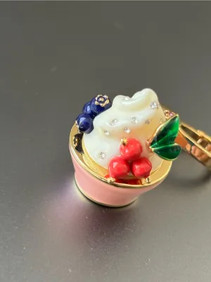 Juicy Couture icecream charm thumbnail 2