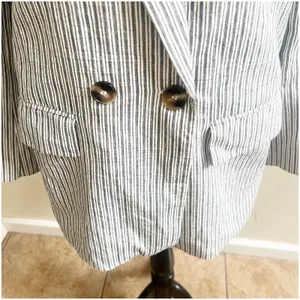 Zara Women’s Striped Linen Blend Boyfriend Blazer Size Medium Two Button Blue thumbnail 12
