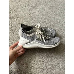 2018 Nike TR‎ Flyknit White/Black Training Shoes 942887-101 Women 8 thumbnail 4