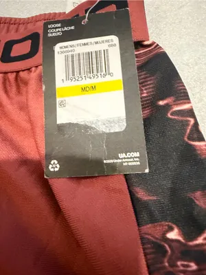 Under Armour Women's Red Burnt Training Shorts NWOT thumbnail 3