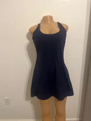 Chic sleeveless dress in a classic black color. Perfect for any occasion. thumbnail 3