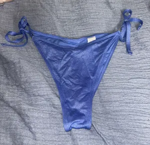 Hollister High waisted bikini bottoms thumbnail 1