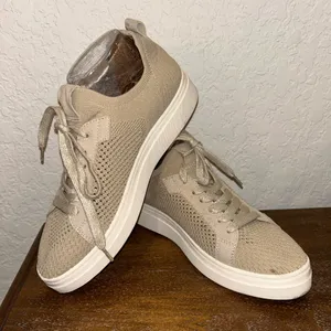 White Mountain Uncut Knit Shimmer Lace Up Platform Sneaker Shoes Size 9 thumbnail 1