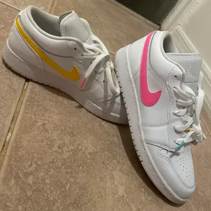 Nike Jordan Air Jordan 1 Low Multi-Color Swoosh thumbnail 1