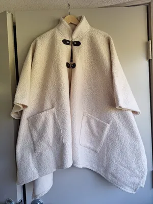 NWT MARC NEW YORK Andrew Marc Cozy Sherpa Fleece Toggle Poncho Cape Jacket Cream thumbnail 1