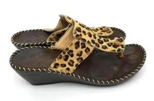 Gabriella Womens Thong Sandals Black Animal Print thumbnail 1