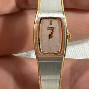 Lot of 4 Women's Vintage & Modern Watches - Avon, Kenneth Cole, Seiko thumbnail 4