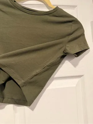 NWT Wild Fable Size S Olive Green Cropped Baby Tee Short Sleeve Crew Neck thumbnail 4