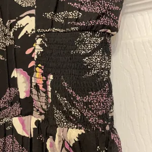 Urban Outfitters Kimchi Blue Navy Floral Sleeveless Mini Dress thumbnail 7