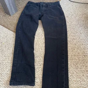 Old navy black slim‎ jeans size 28 thumbnail 2