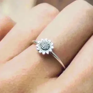 Vintage Sunflower Design Ring Silver Plated size 6 thumbnail 6