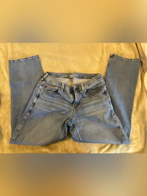 Women’s American Eagle Light Wash 90’s Straight Leg Jeans Size 8 thumbnail 4