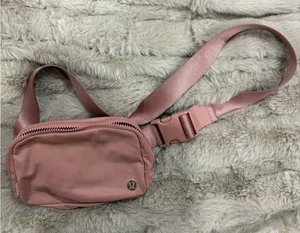 Lululemon Everywhere Belt Bag 1L thumbnail 1