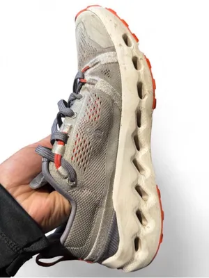 On Running Gray Trainer with Orange Accent Size 6 thumbnail 4