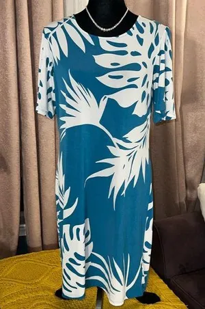 Alexandra + Oak Size M Short Sleeve Shift Dress thumbnail 1