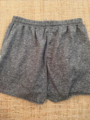 Women’s Vuori dream knit drawstring boyfriend shorts heather gray XS thumbnail 8