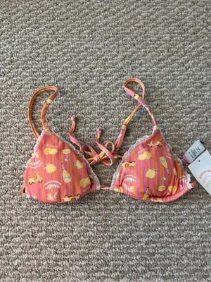 NWT Dippin’ Daisy’s Lemon Vespa Print Bikini Set thumbnail 4