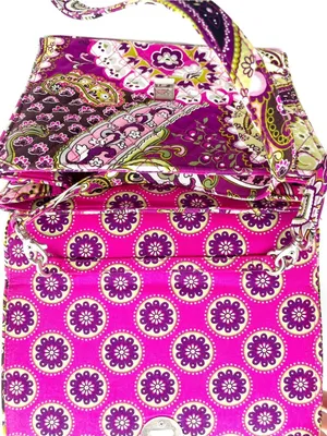 Vera Bradley Julia Crossbody Very Berry Paisley Pink Purple Quilted Retired Bag thumbnail 8