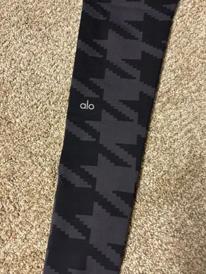 ALO Yoga High Waist Airbrush Houndstooth Legging Size Small RETAIL was $98 thumbnail 3