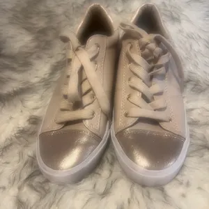 Women’s Beige Lace-Up Sneakers Size 8.5 thumbnail 2