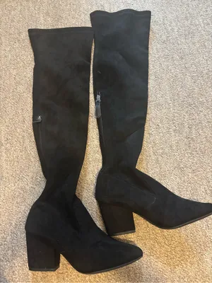 Classic Black Over-The-Knee Block Heel Boots thumbnail 2