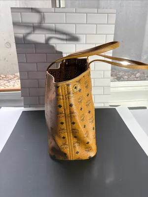 MCM Reversible Liz Shopper in Visetos thumbnail 3