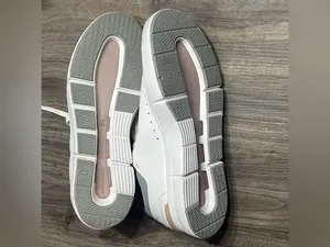 On Running Women's White Sneakers with Light Pink Lining Size 9.5 thumbnail 8