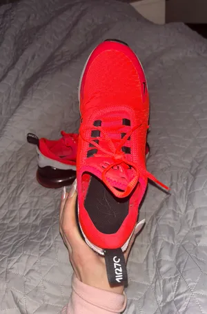 Nike Air Max 270 Shoes thumbnail 2