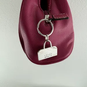 CRAZY HORSE Vintage 90s Y2K Hot Pink Faux Leather Barbiecore Shoulder Bag Purse thumbnail 8