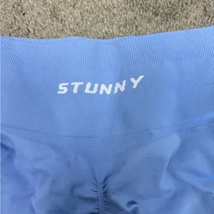 STUNNY Women Workout Shorts Active Seamless Scrunch High Waisted periwinkle blue thumbnail 4